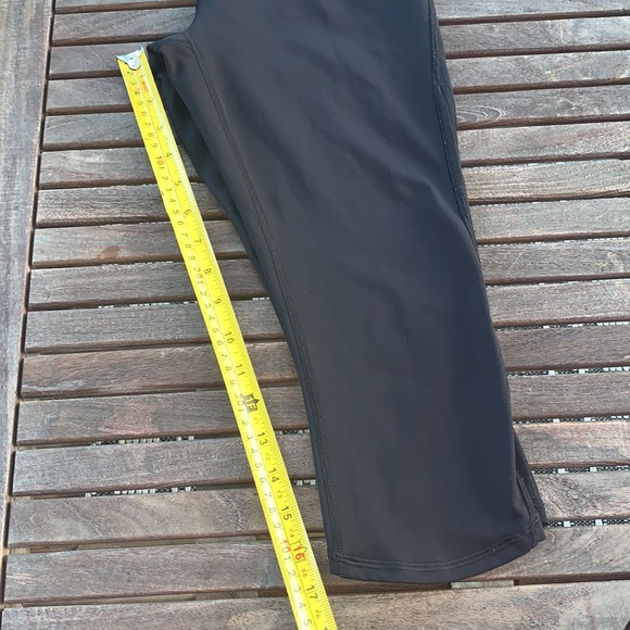 Lululemon Train times crop leggings with cute mesh detail - Picture 7 of 7